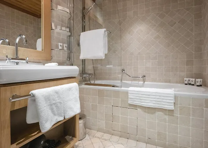 Les Trois Vallees, A Beaumier